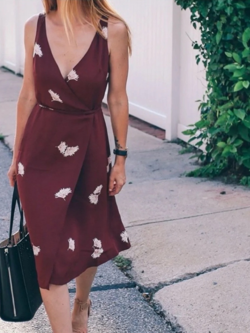 Ann Taylor Wine Red Floral Wrap Dress Size 0P - Picture 2 of 10